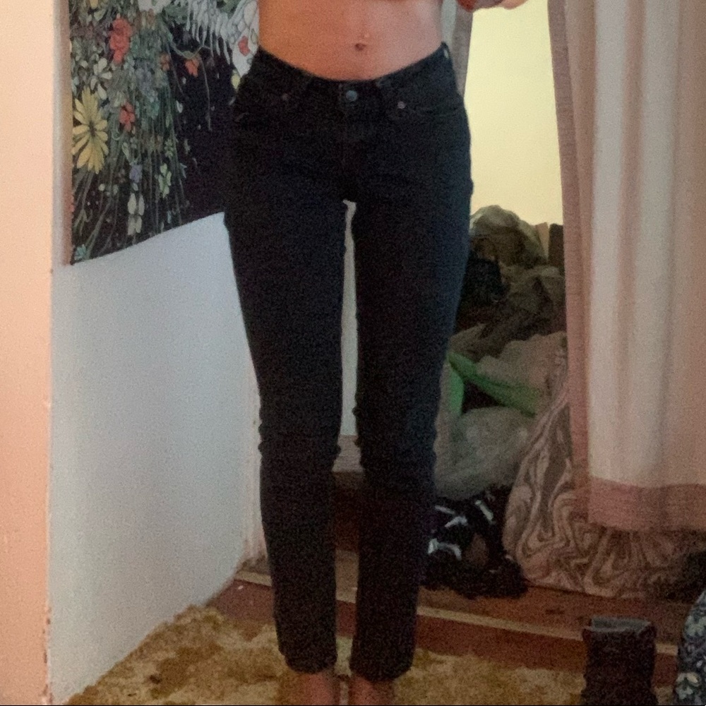 Low rise skinny jeans